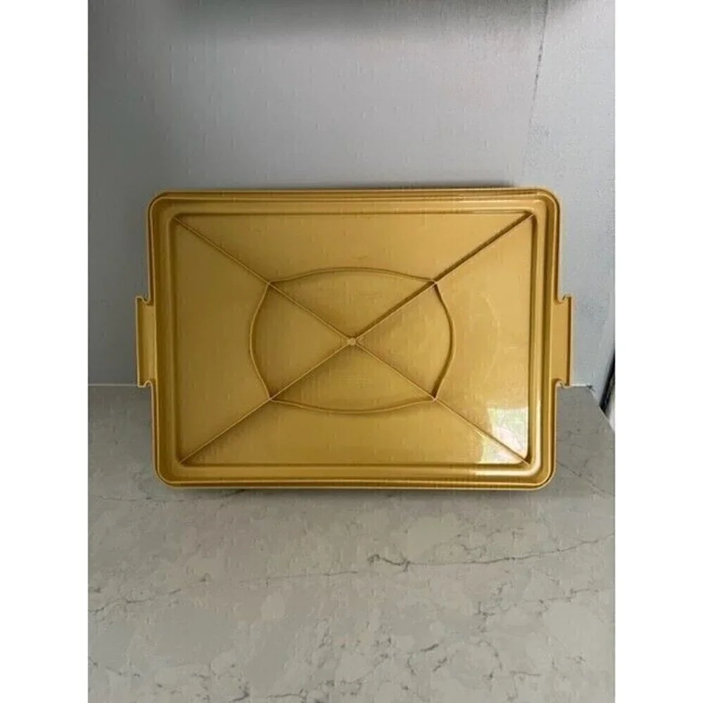 VINTAGE Tupperware Harvest Gold Rectangle 2 Piece Cake Carrier